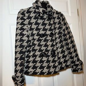Talbots Black & White Geo Print Wool Blend Crop Jacket Petite Size 2 Buttons